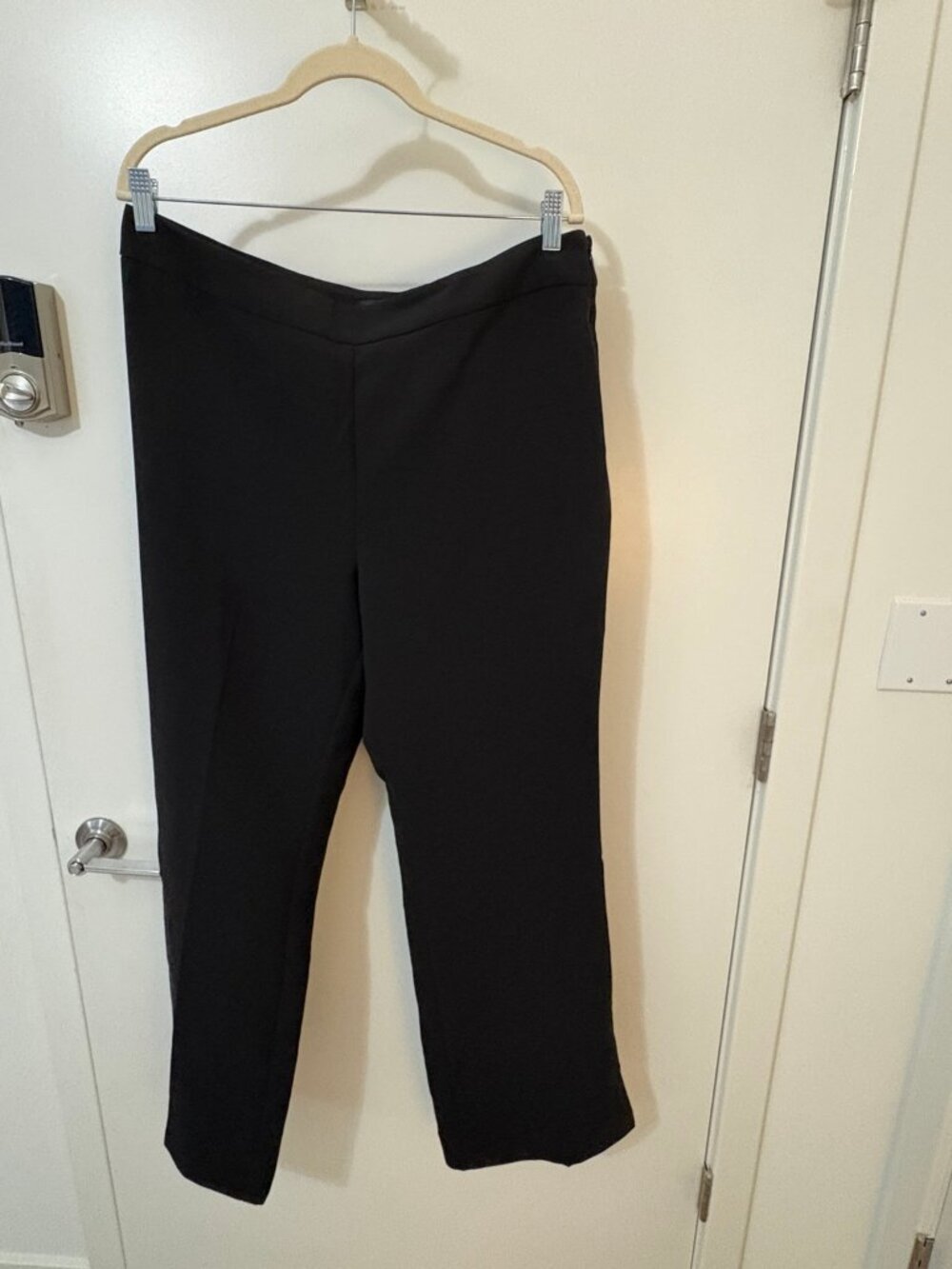 Ann Taylor Black Stretch Straight-Leg Pants Size 14
